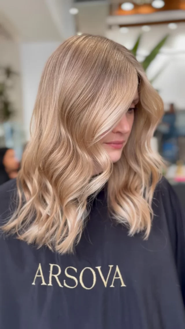 Blended to perfection - Creamy Neutral Blonde 💛

Color + Cut: @hairbyblake ✨

#blondebalayage #chicagohairstylist #chicagohairsalon #hairinspo

blonde balayage | chicago hairstylist | chicago hair salon | neutral blonde balayage | hair inspo |